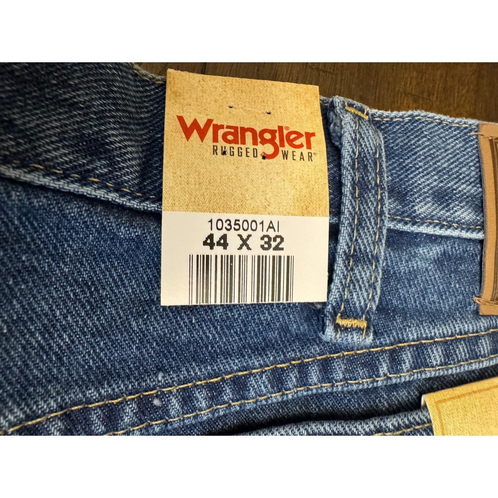 Wrangler Rugged Wear Relaxed Fit Jeans Men's 44x32 Blue Straight Leg Denim - Picture 3 of 6
